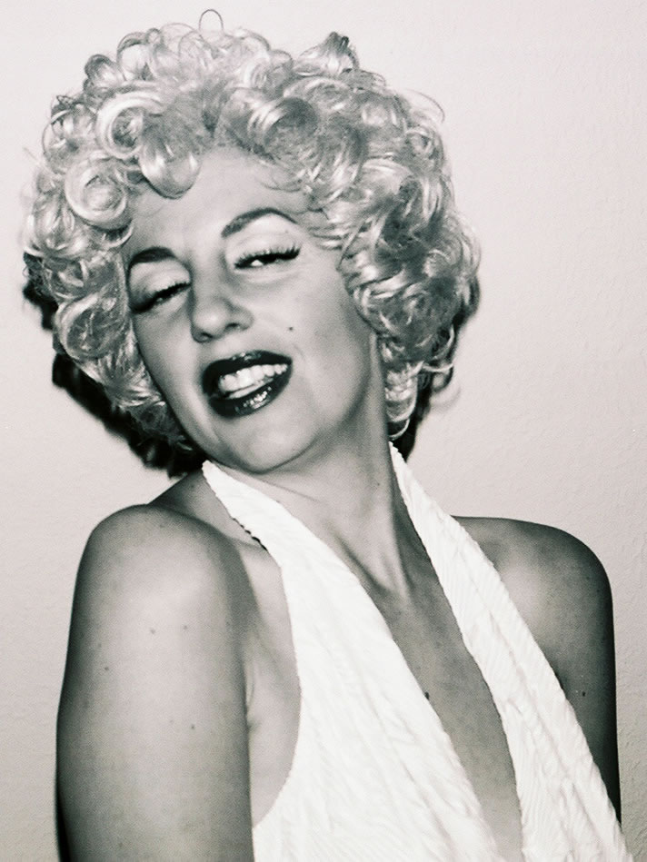 Look-Alikes & Characters / Marilyn_Monroe.jpg